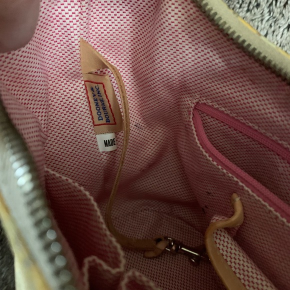 Dooney & Bourke yellow Y2K purse - Picture 5 of 9